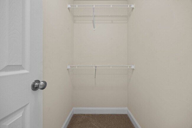 Building Photo - ONE MONTHS RENT FREE FOR THIS SPECIFIC 3 B...