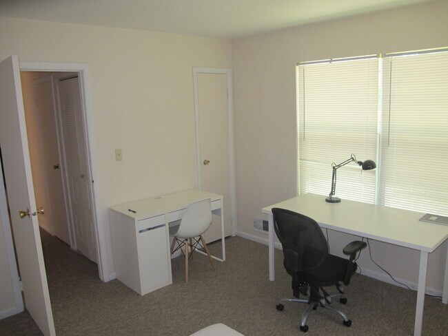 Guest Bedroom - 7 Wyndmoor Dr