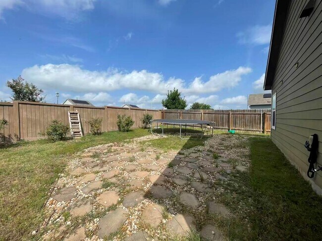 Building Photo - 2321 Forgetmenot Ln