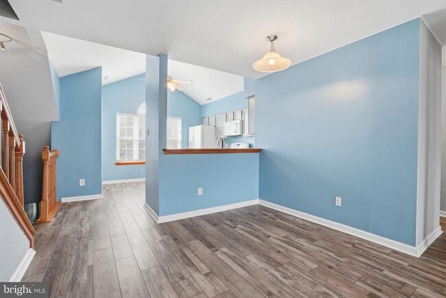 Building Photo - 496 Revere Dr