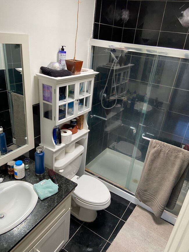 Building Photo - 6601 Springpark Ave