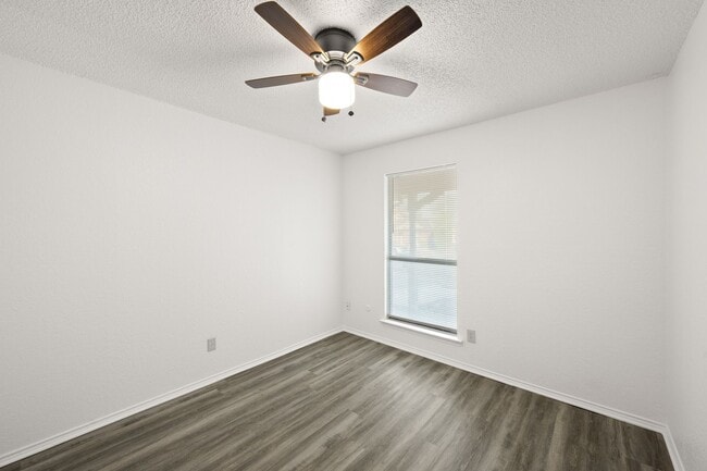 Building Photo - 7509 Echo Hill Dr