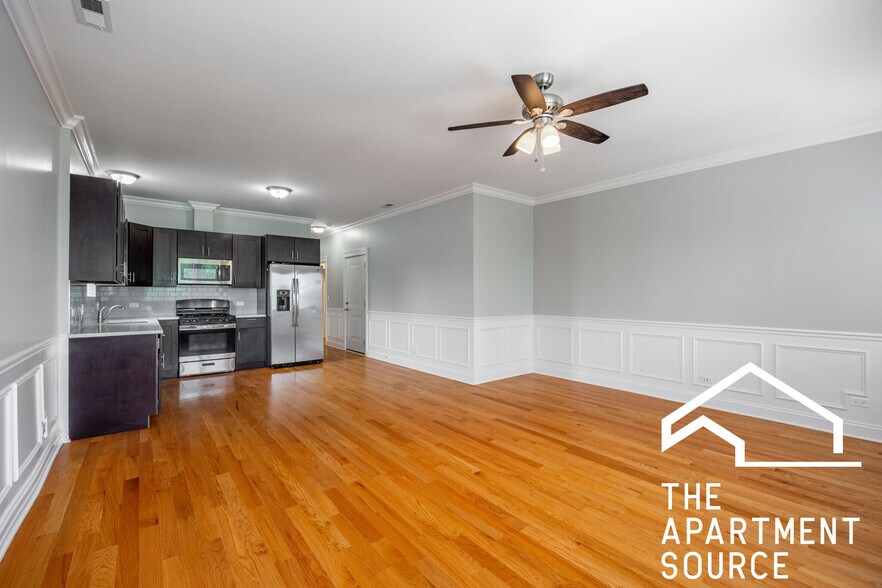 Building Photo - 736 N Avers Ave