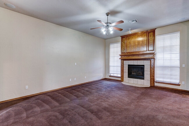 Building Photo - 500 Loyd Ln