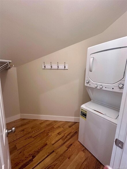 Building Photo - 12 Main St