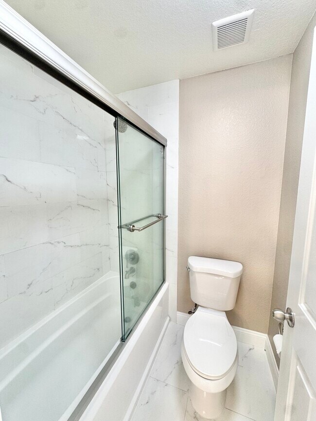 Building Photo - Three Bedroom, Two Bath Home in Citrus Hei...