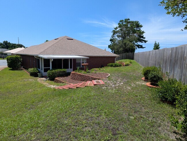 Building Photo - 462 Sandmore Shores Dr