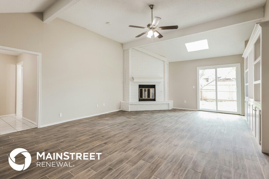 Building Photo - 11225 Cimarron Dr