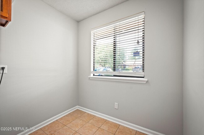 Building Photo - 11259 Shady Glen Dr