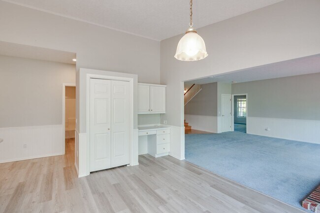 Building Photo - 3 Bedroom Farm House For Rent