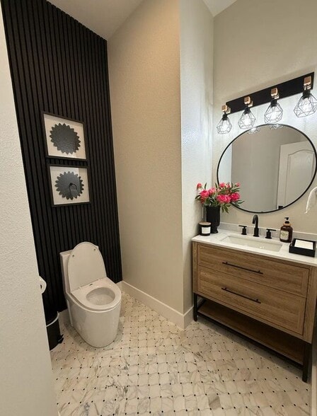 Building Photo - 5315 Cree Dr
