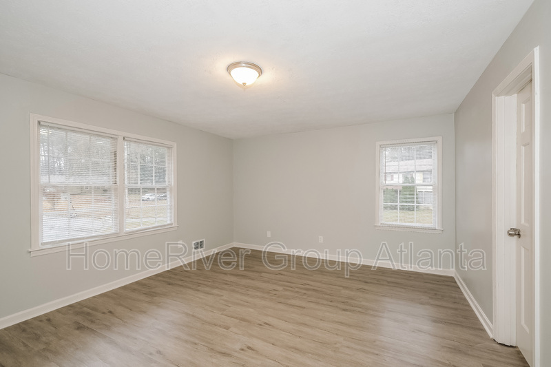 Building Photo - 6521 Edenfield Dr