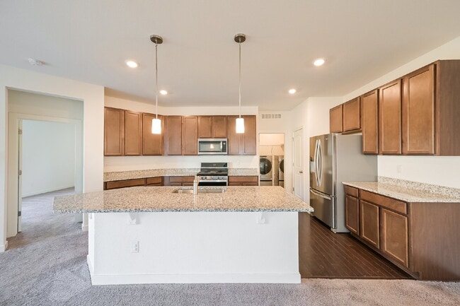 Building Photo - 5-Bed Castle Pines Retreat with Modern Ele...