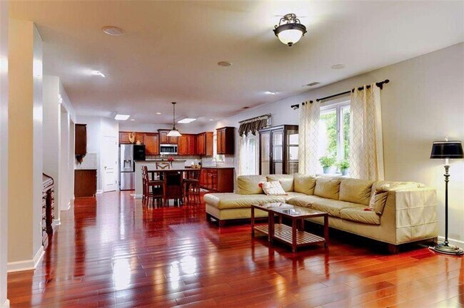 Building Photo - 3420 Gables Ct