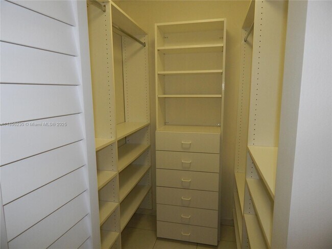 Building Photo - 11530 SW 92nd St