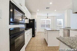 Building Photo - 3415 Highline Tr