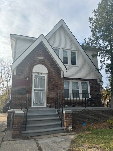 Primary Photo - 8833 Pinehurst St