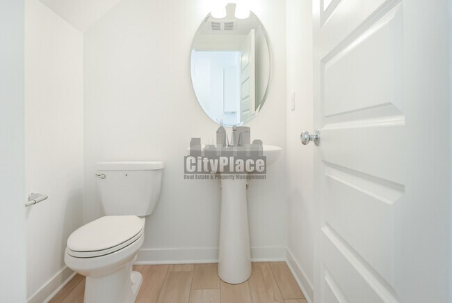 Building Photo - 6574 Halsey St