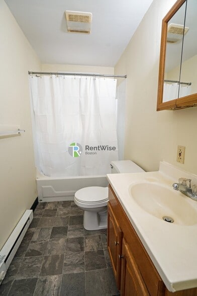 Building Photo - 88 Gardena St