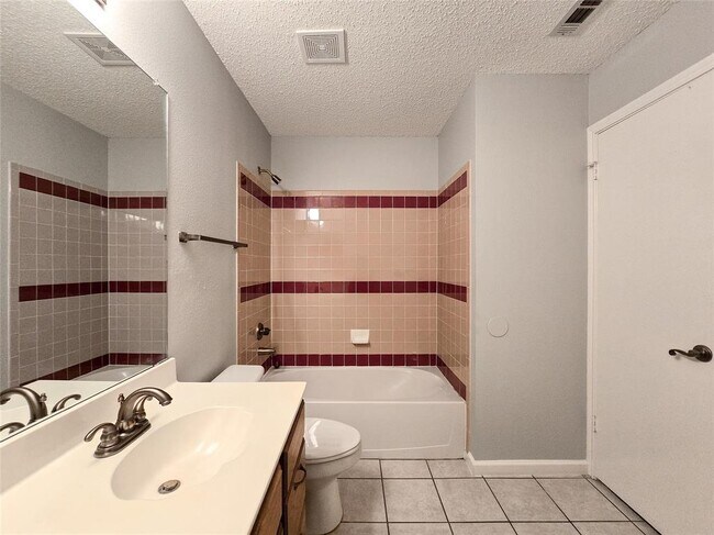 Building Photo - 1318 Chalk Ln