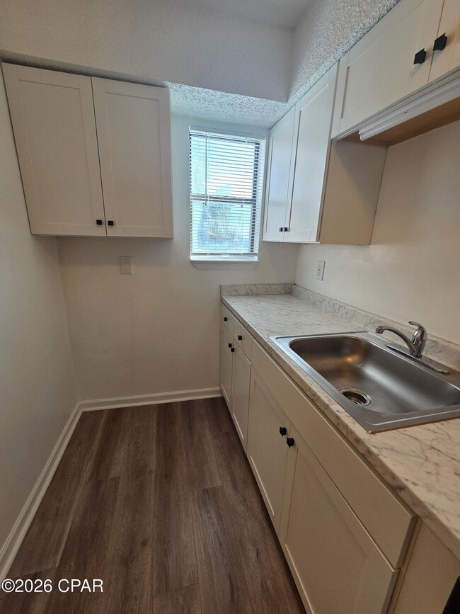 Building Photo - 6329 Omoko St