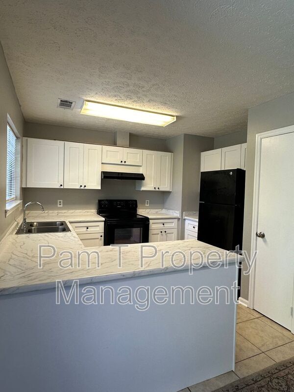 Building Photo - 110 Gunpowder Dr