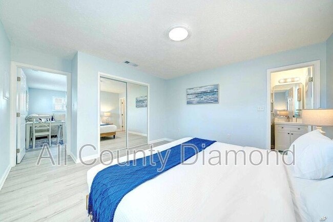 Building Photo - 7308 Sunset Ave