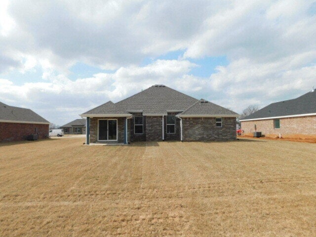 Building Photo - 1/2 off first month rent!  Three Bedroom Two Bath - Now $1,799 a month!