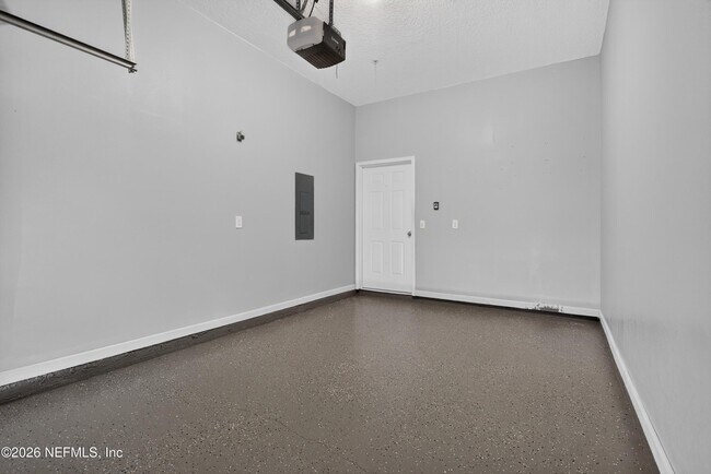 Building Photo - 8196 Cabin Lake Cir