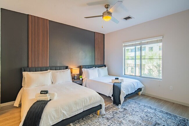 Building Photo - 914 N 3rd St