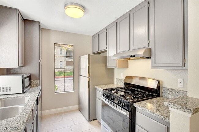 Building Photo - 4700 Nara Vista Way