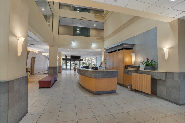 Building Photo - 1055 River Rd