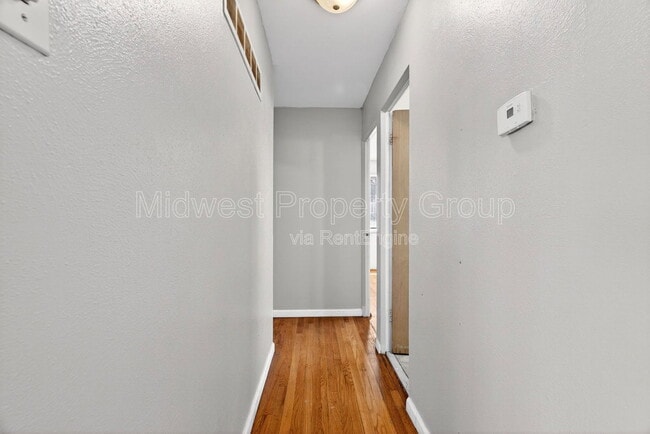 Building Photo - 515 Topaz Ave