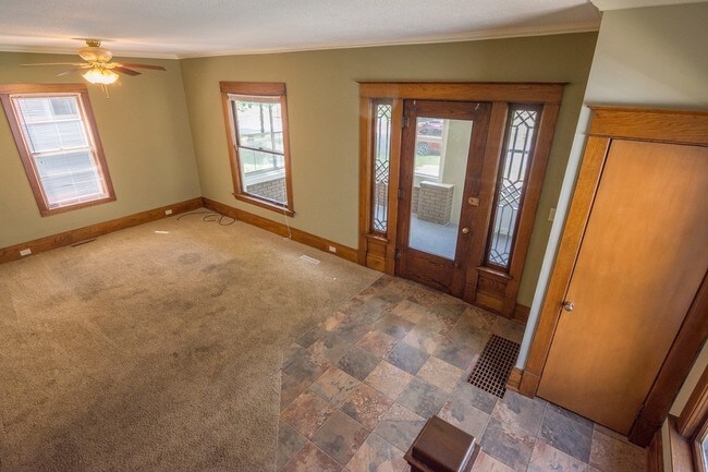 Building Photo - 52 Richards Ave NW