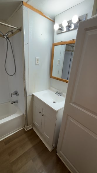 Building Photo - 1716 E Market Ave