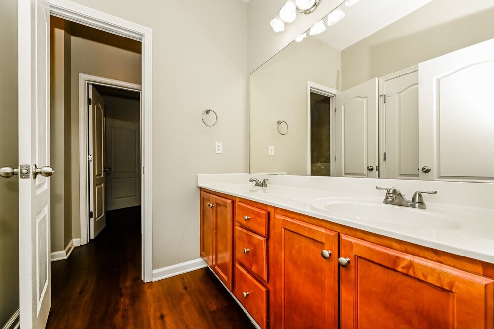 Building Photo - 292 Monarch Village Way