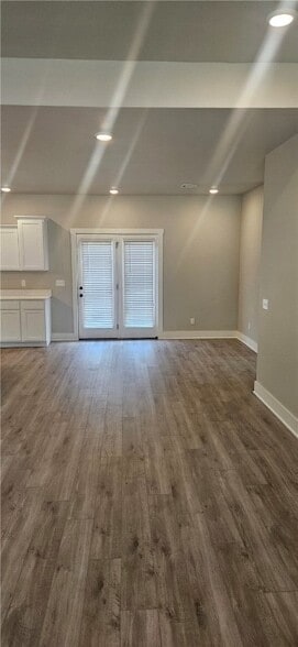 Building Photo - 310 W Kinniburgh Dr