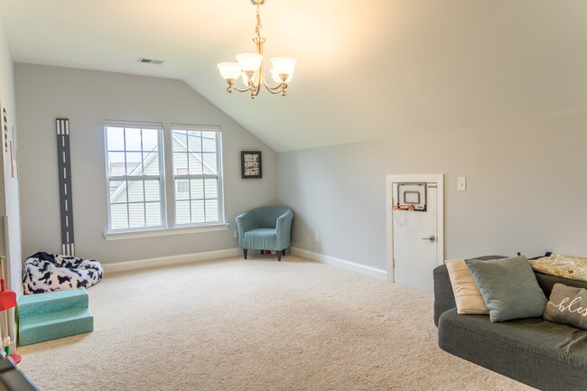 Building Photo - 5306 Mulholland Dr