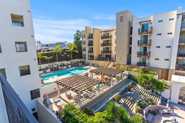 Building Photo - 1019 Costa Pacifica Way