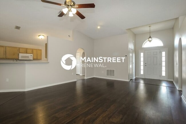 Building Photo - 3 Bedroom Pet-Friendly Home in St. Cloud, FL with Main Street Renewal