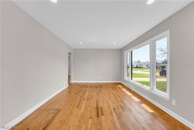 Building Photo - 3802 Park Dr