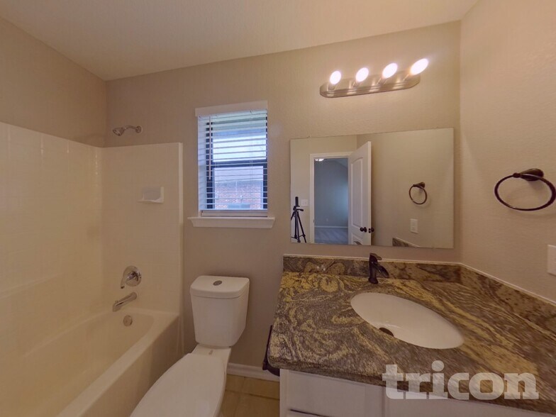 Building Photo - 108 Parkwood Ct