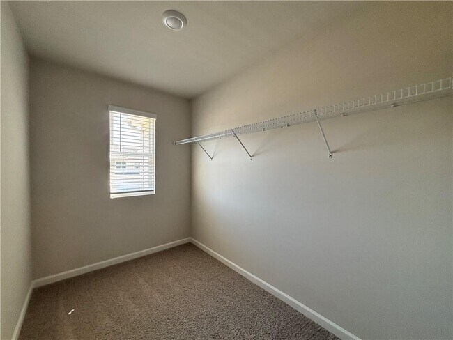 Building Photo - 101 Lavender Cir