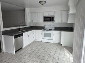 Building Photo - 3455 Elm Ave