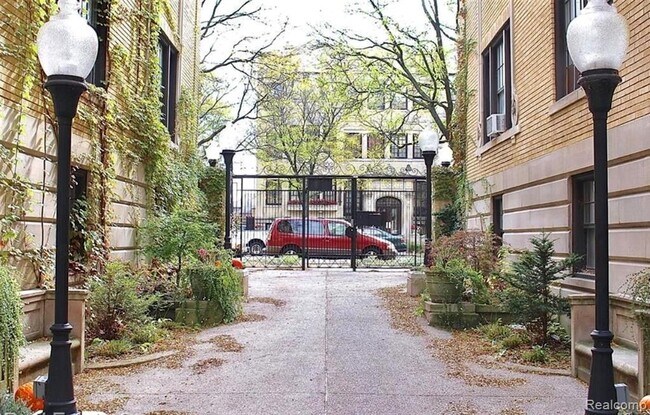 Building Photo - 120 Seward Ave