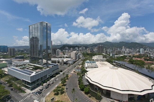 Building Photo - 909 Kapiolani Blvd
