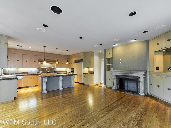 Building Photo - 3 br, 2.5 bath House - 16862 SE 59th St