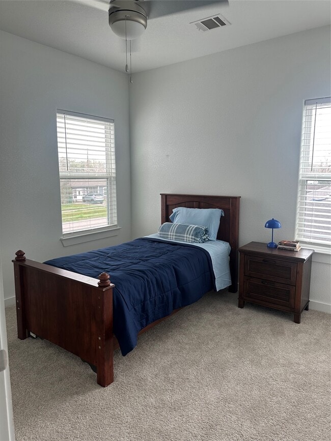 Building Photo - 5314 Longmeadow St