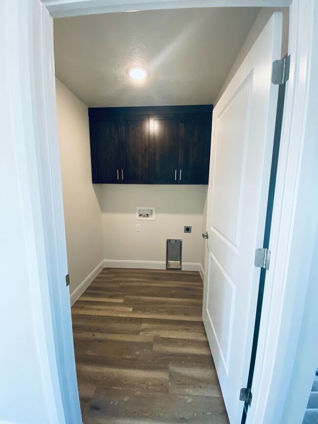 Building Photo - Townhome in Hurricane