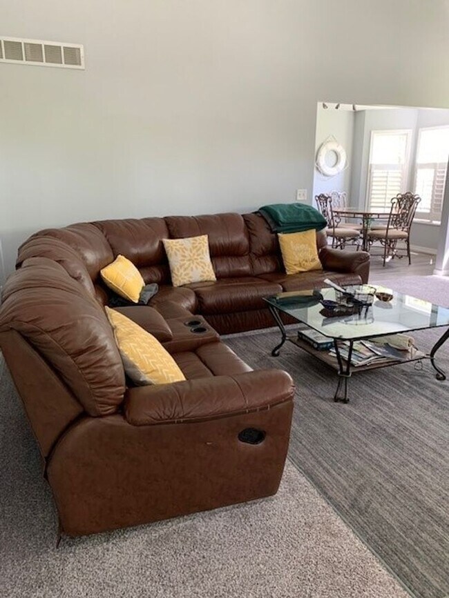 Building Photo - Furnished 4 Bedroom 3 Bath House in Kimberling City, MO with 2 car garage-Seasonal Lake View